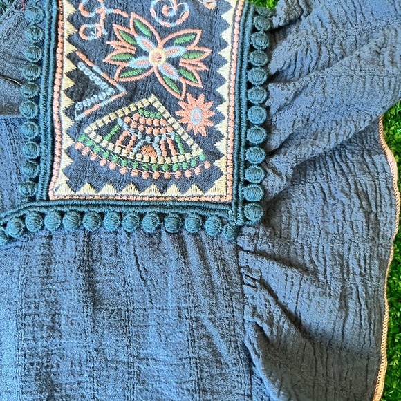 THML EMBROIDERED FLUTTER SLEEVE PEASANT TOP - Picture 5 of 7